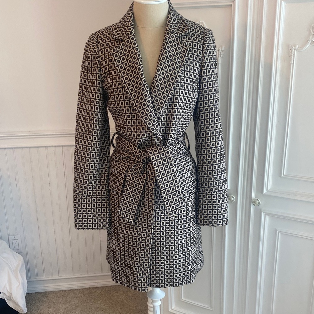 Women's Black & White Patterned Wrap Coat